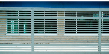 PORTÃO DESLIZANTE EM L​